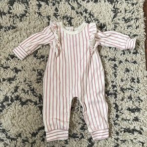 Pehr Ruffle Onsie - Organic